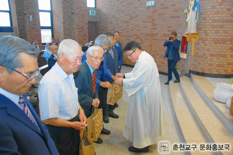 60주년 견진 및 미사 (159).jpg