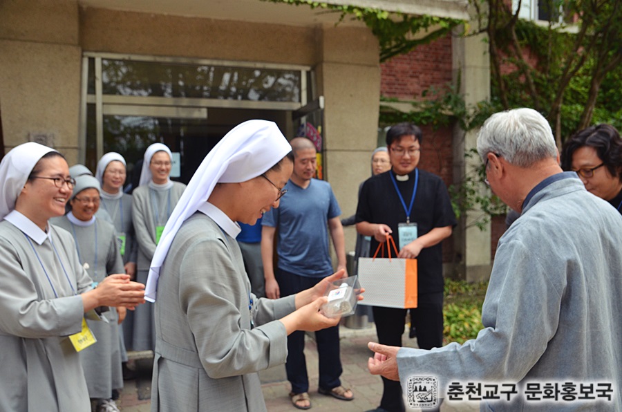 2015사제수도자연수 (107).JPG
